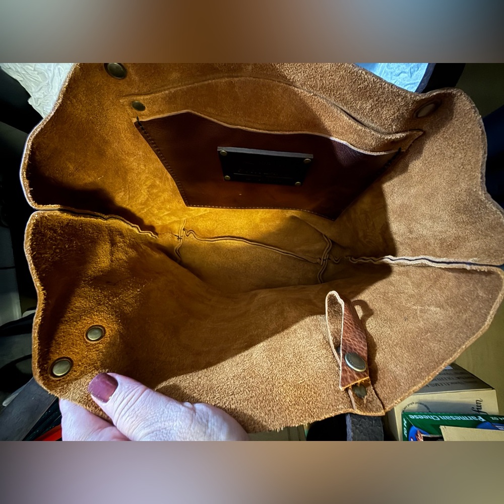TWO-TEXTURED NUTMEG medium Classic tote - Portland Leather - EUC - Picture 6 of 7